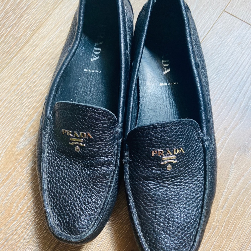 ✨🖤 Authentic Women’s Prada loafers 🖤 ✨